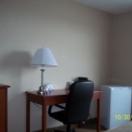 Days Inn By Wyndham Moose Jaw Exterior foto